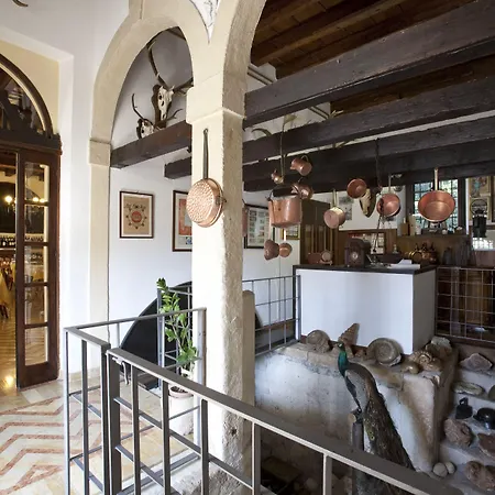 Residenza D'epoca Posta Vecia 3*