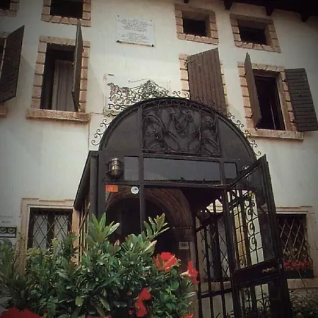 Residenza D'epoca Posta Vecia 3*