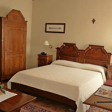 Residenza D'epoca Posta Vecia Hotel 3*