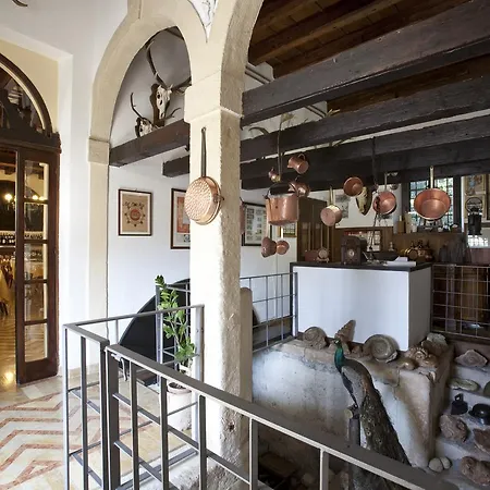 Hotel Residenza D'epoca Posta Vecia 3*