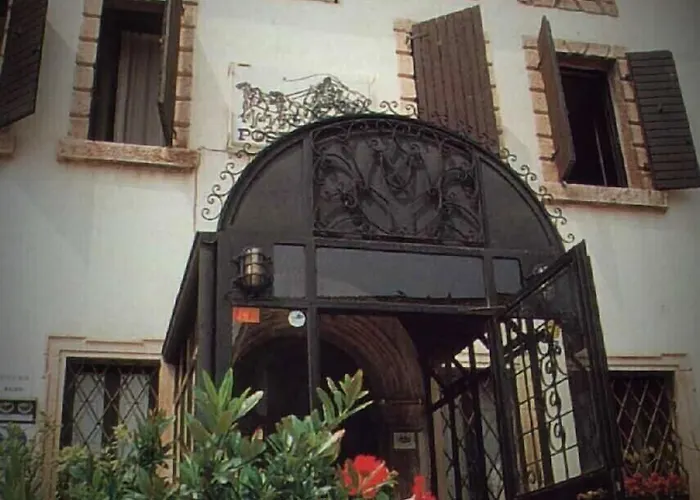 Residenza D'epoca Posta Vecia 3*